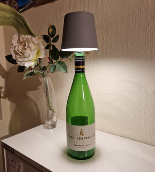 ChatGPT Luminara - Transformeer Elke Fles in een Stijlvolle Lamp